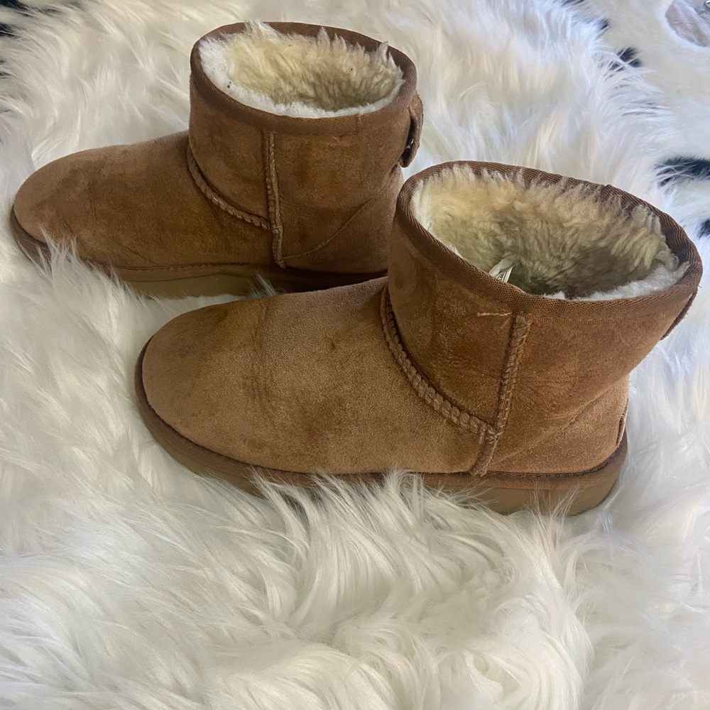 UGG Cozy Tan Suede Ankle Boots - Picture 3 of 7